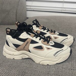 Steve Madden Black and Cream Sneakers
